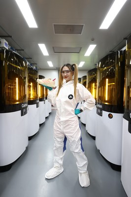 與阿迪達斯一同前往4D打印工廠,見證4D技術(shù)的無限可能性